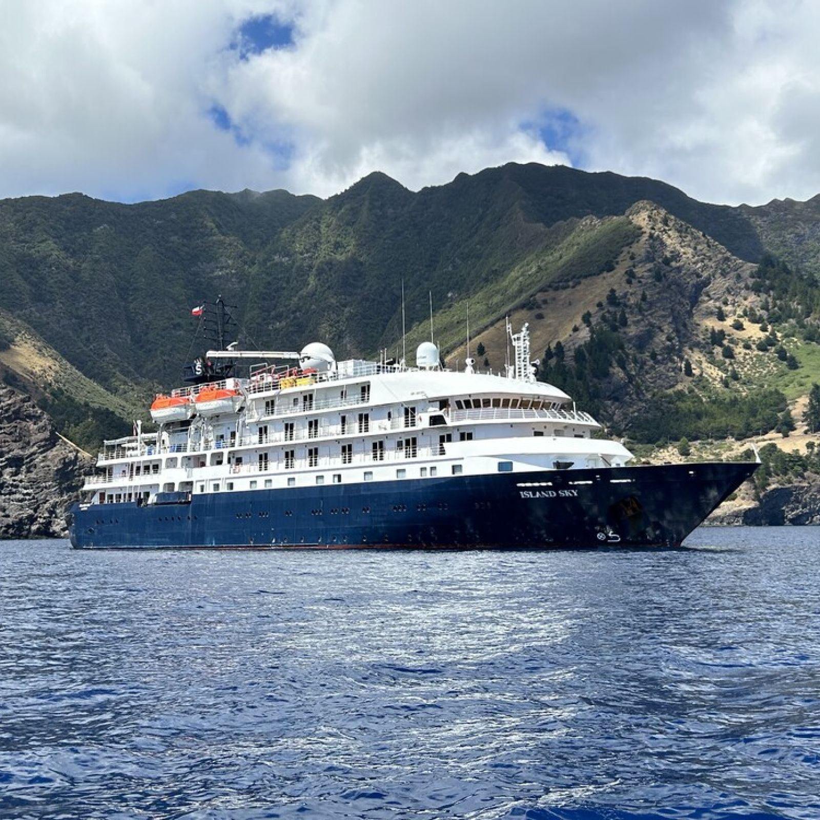 Island Sky — image 1