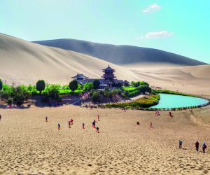 Crescent Lake, Dunhuang