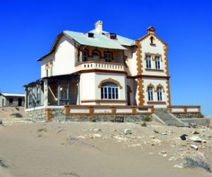 Kolmanskop (ghost town)