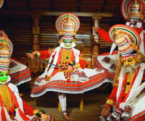Kathakali dancers
